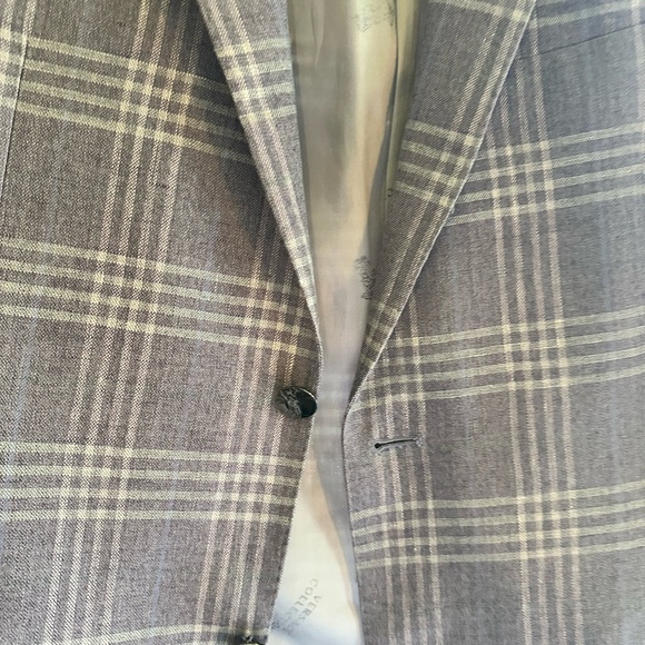 Men's Gray Plaid Blazer - Picture 6 of 15